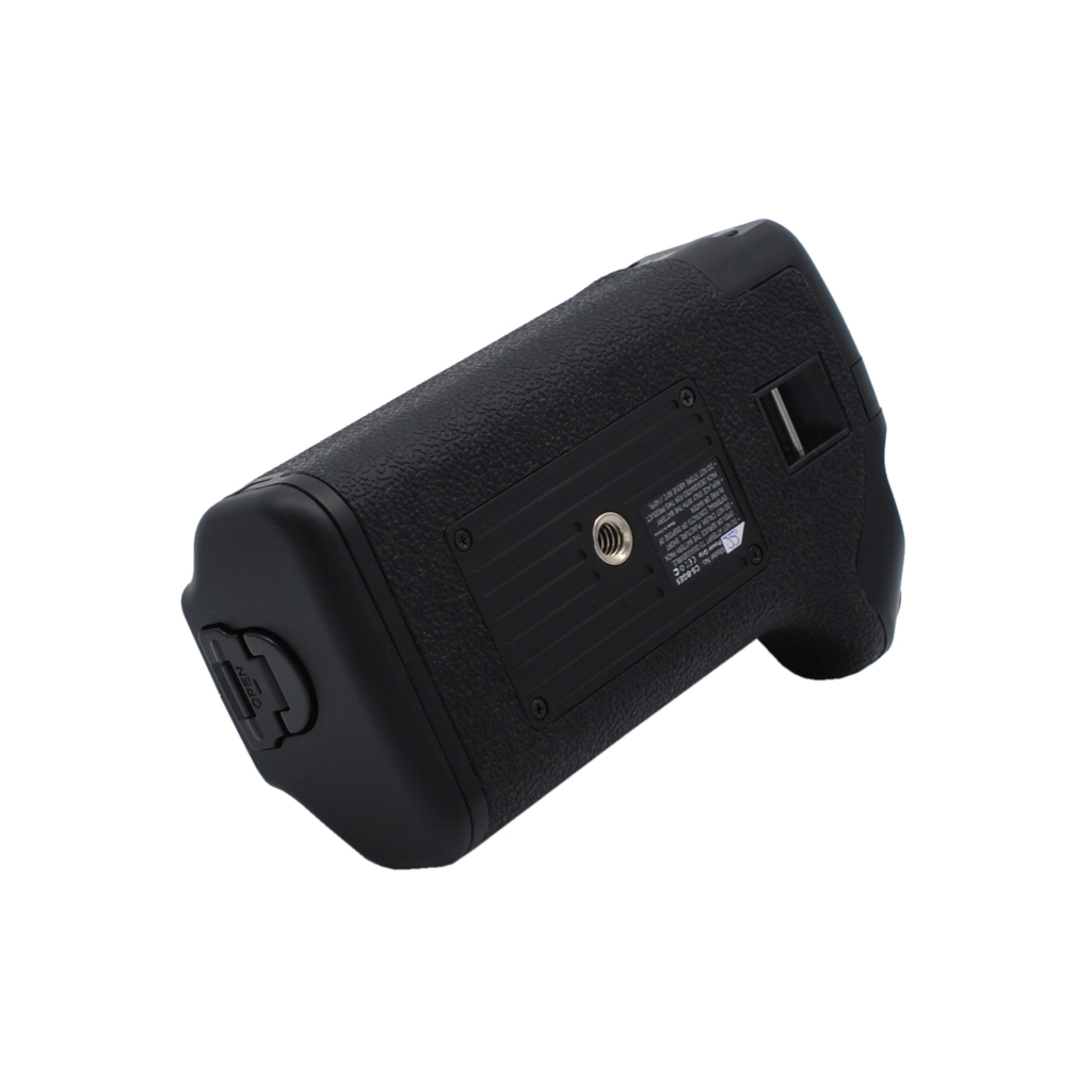 Battery grip compatible with Canon